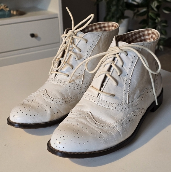 Jessica Ogden Shoes - Jessica Ogden XF-troupe oxford ankle booties color white size 7
